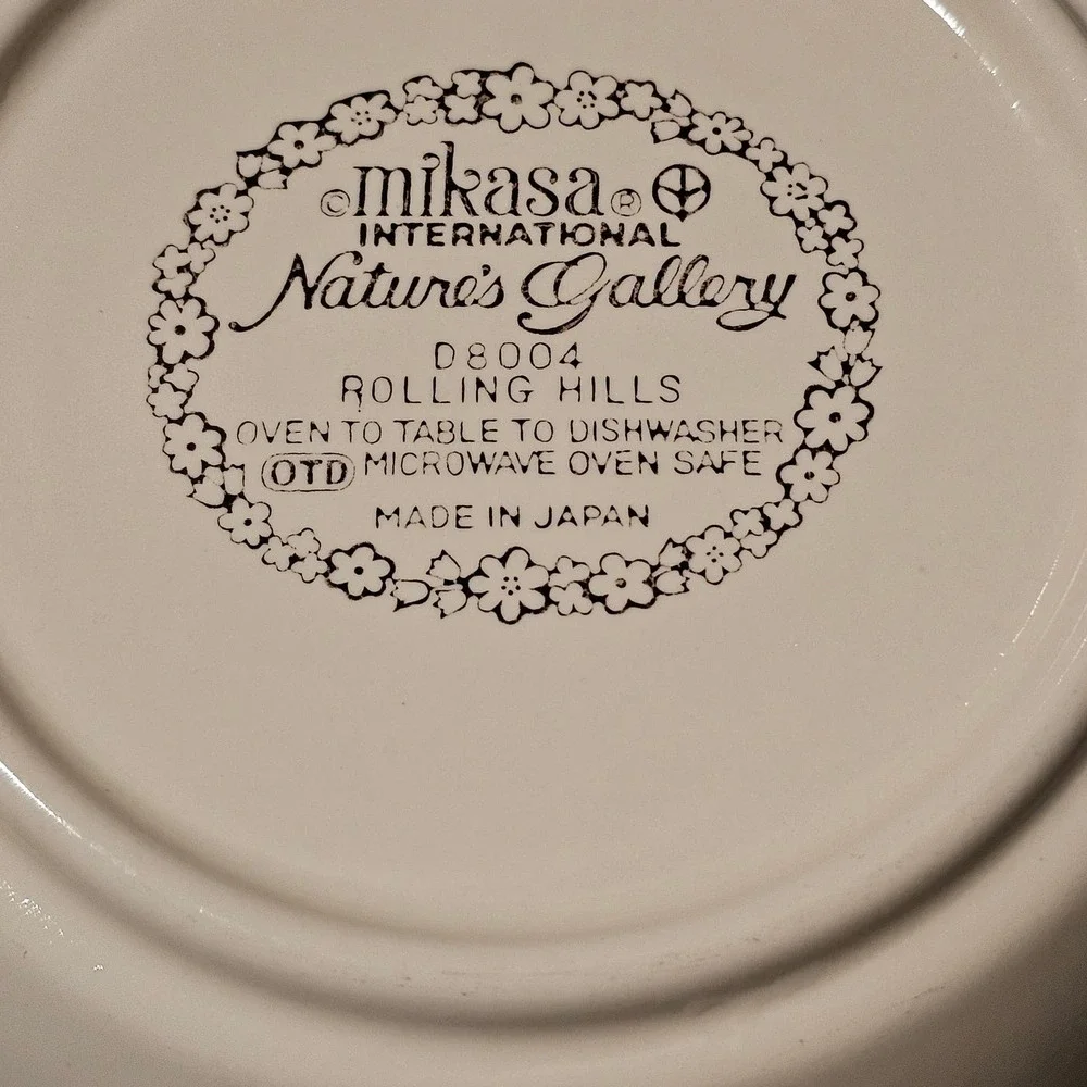 Rolling Hills by MIKASA 9 Inch Round Vegetable Serving Bowl - Picture 2 of 2